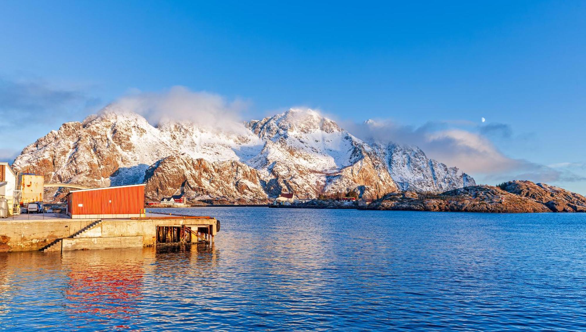 Attraktiv Leilighet Pa Kaikanten I Henningsvaer Ngoại thất bức ảnh